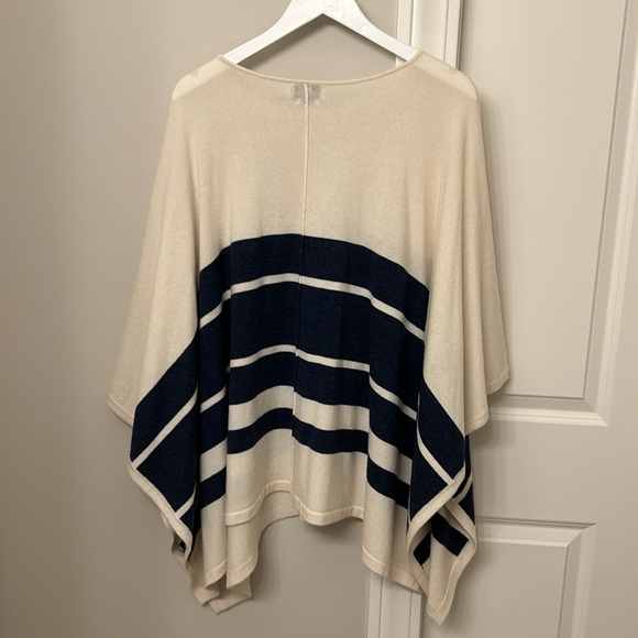 Vineyard Vines Wool and Cashmere Poncho. XS/S. - Picture 2 of 3